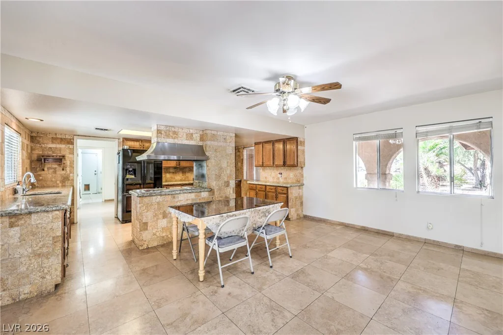 2880 Red Rock, Las Vegas, NV 89146