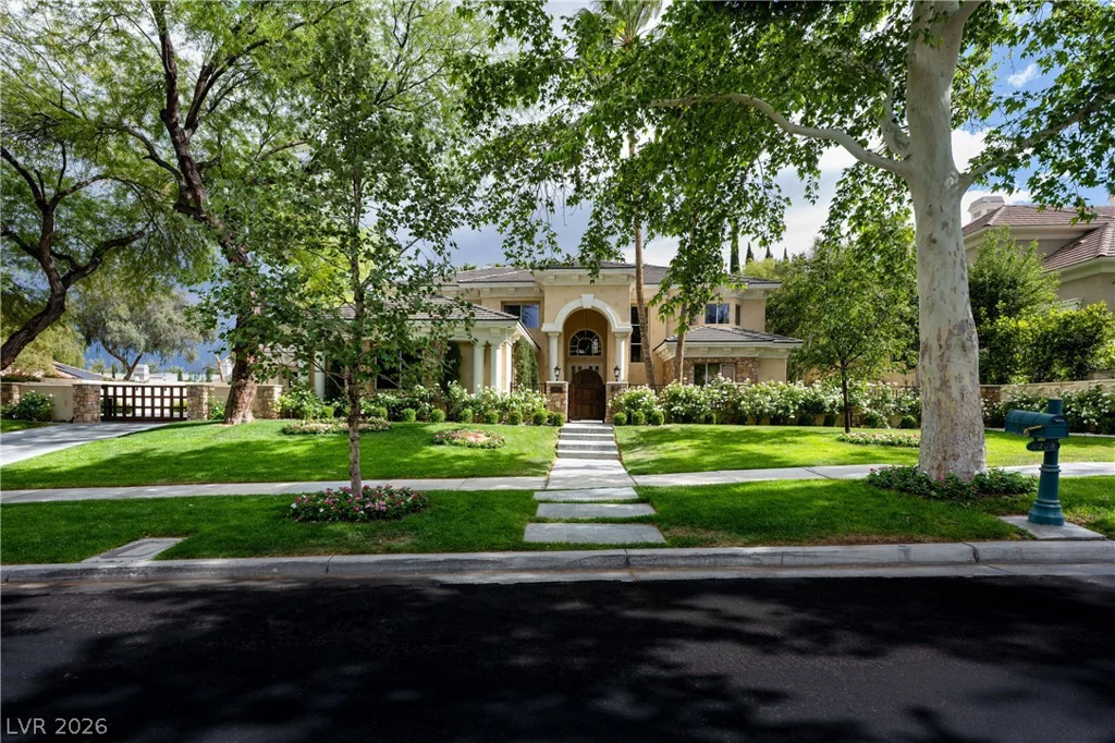 9209 Eagle Hills, Las Vegas, NV 89134