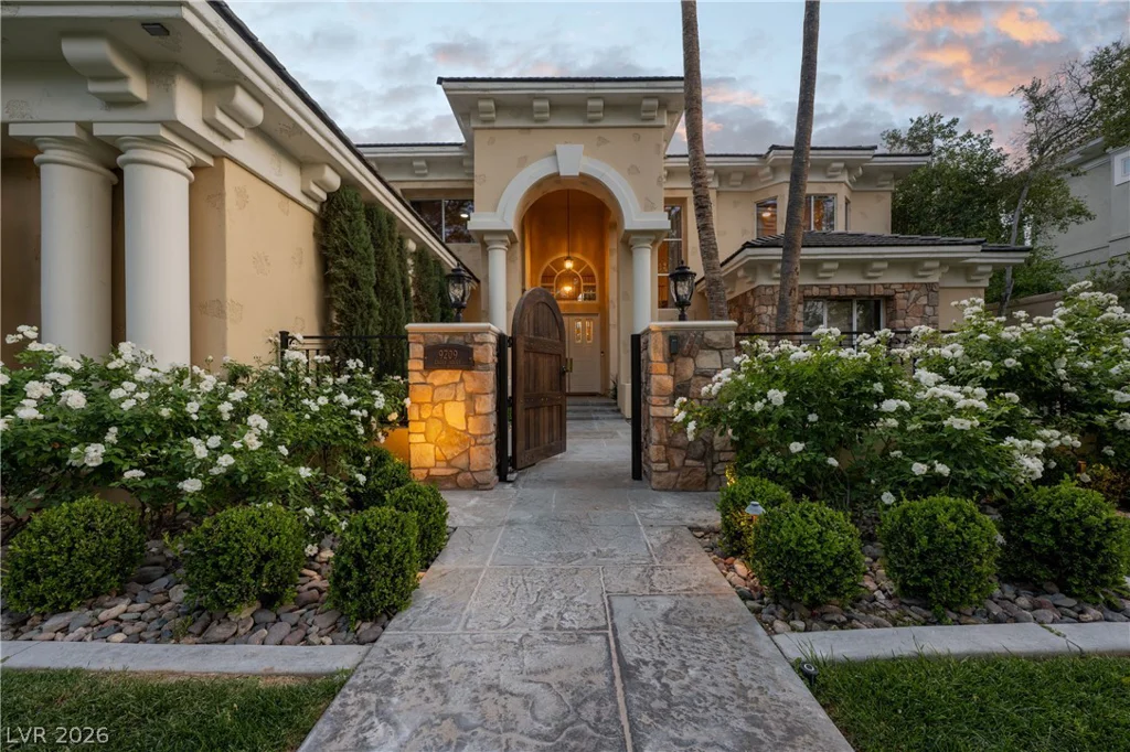 9209 Eagle Hills, Las Vegas, NV 89134