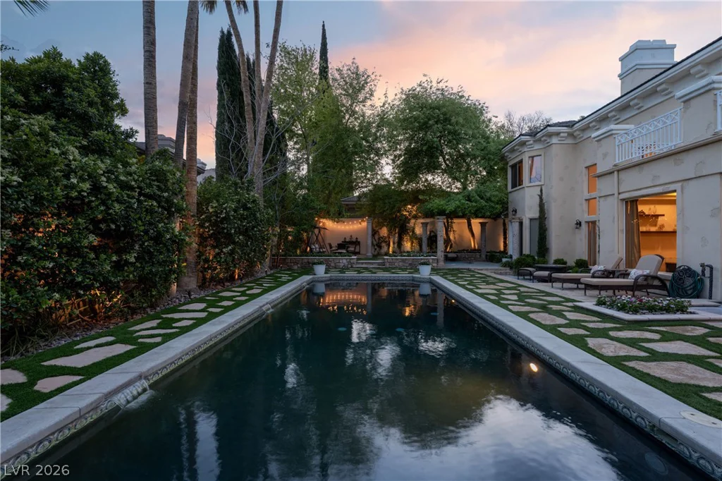 9209 Eagle Hills, Las Vegas, NV 89134
