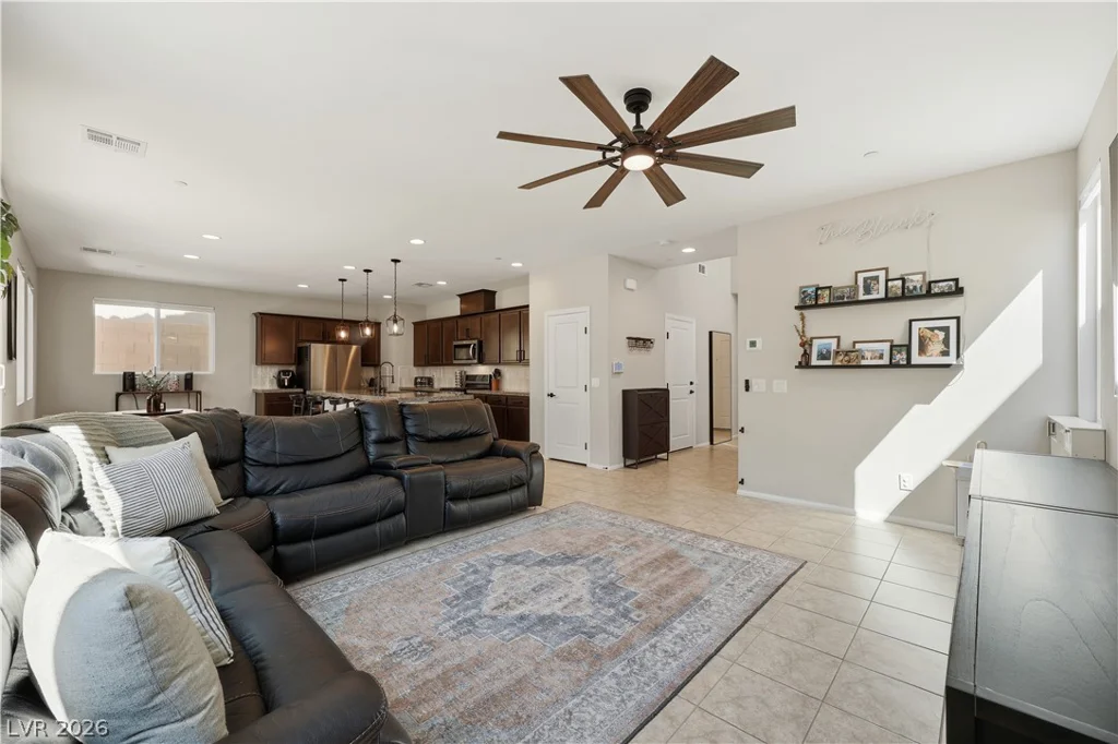 10383 Andele, Las Vegas, NV 89166