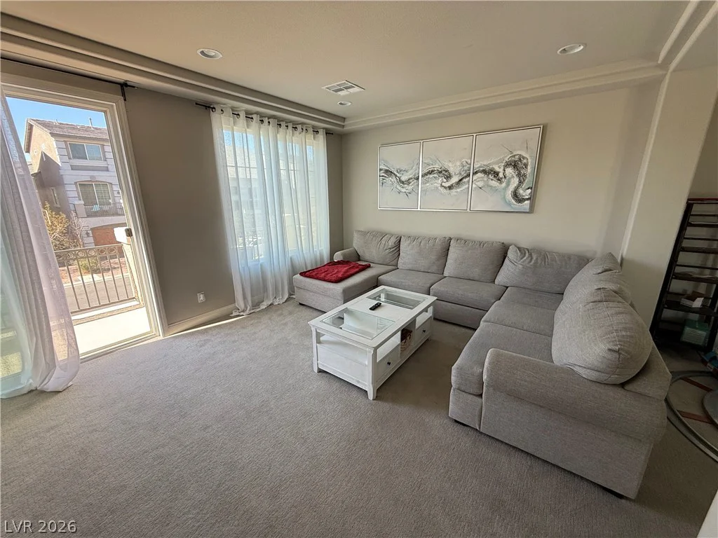 7068 Parrot Bay, Las Vegas, NV 89118