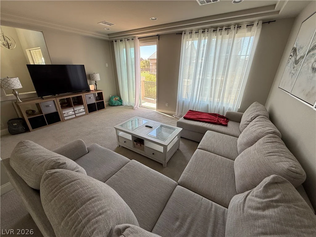 7068 Parrot Bay, Las Vegas, NV 89118