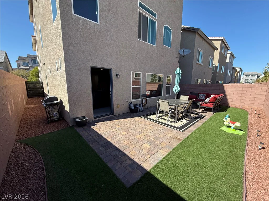 7068 Parrot Bay, Las Vegas, NV 89118