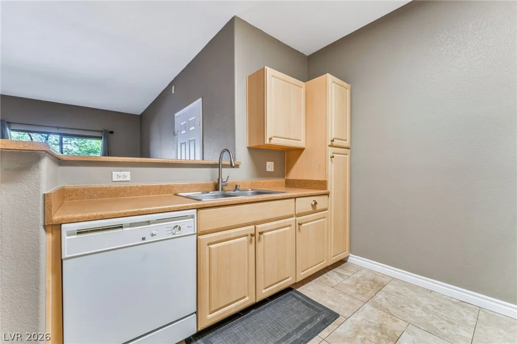 8250 Grand Canyon, Las Vegas, NV 89166