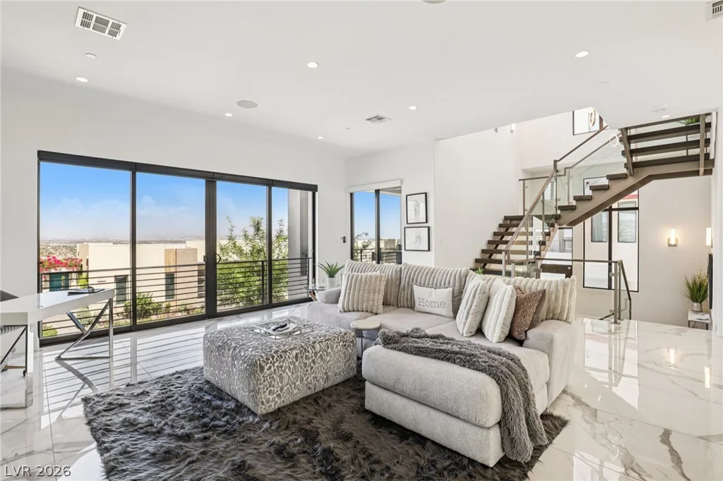 426 Tranquil Peak, Henderson, NV 89012