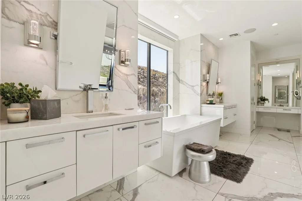 426 Tranquil Peak, Henderson, NV 89012