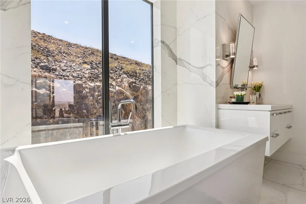 426 Tranquil Peak, Henderson, NV 89012