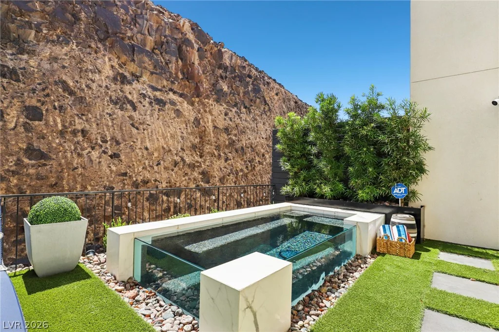 426 Tranquil Peak, Henderson, NV 89012