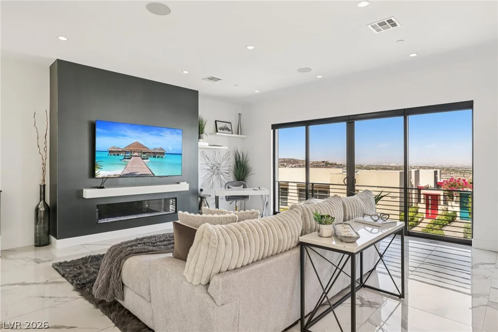 426 Tranquil Peak, Henderson, NV 89012