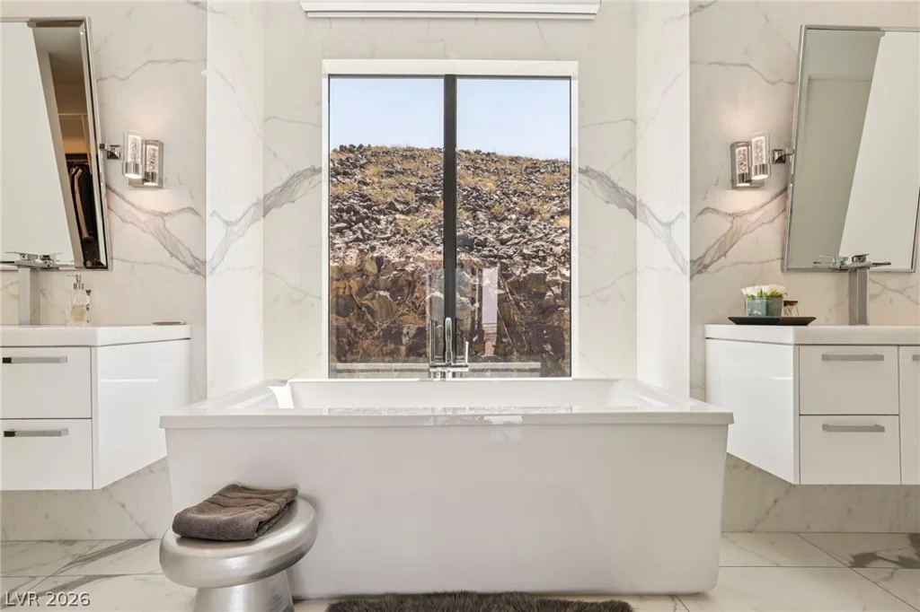 426 Tranquil Peak, Henderson, NV 89012