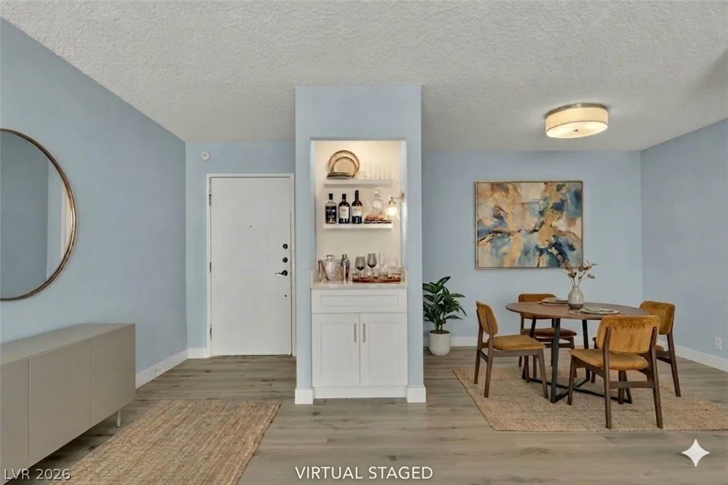 725 Royal Crest, Las Vegas, NV 89169