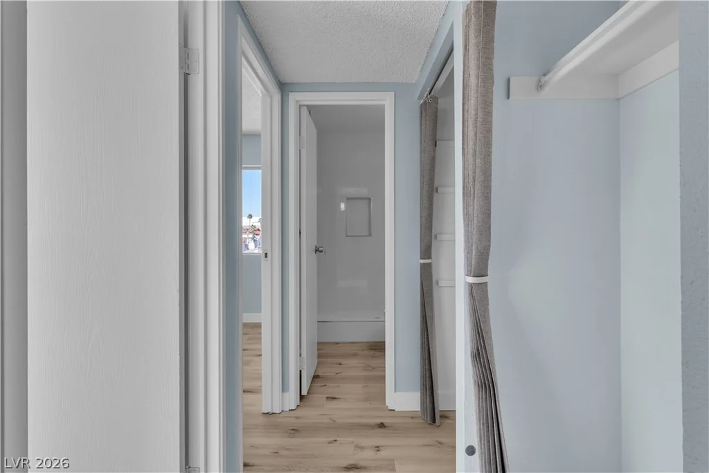 725 Royal Crest, Las Vegas, NV 89169