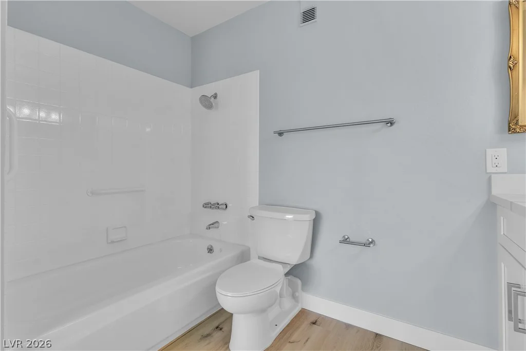 725 Royal Crest, Las Vegas, NV 89169