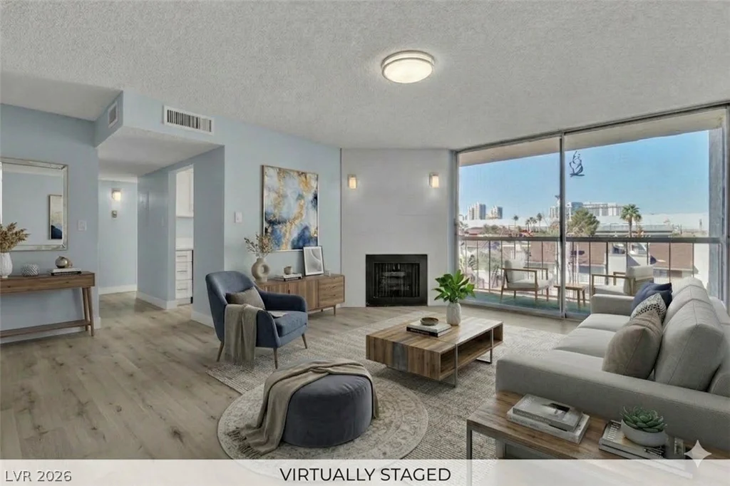 725 Royal Crest, Las Vegas, NV 89169