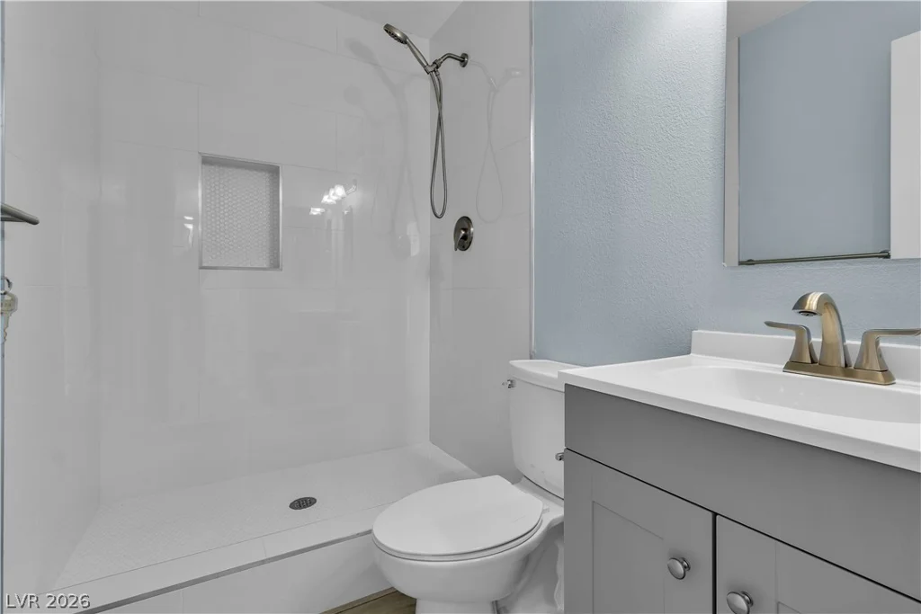 725 Royal Crest, Las Vegas, NV 89169