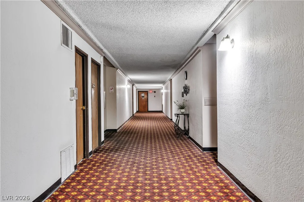 725 Royal Crest, Las Vegas, NV 89169