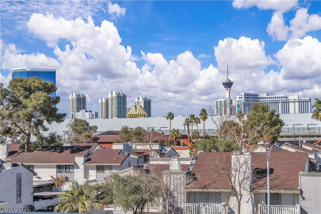 725 Royal Crest, Las Vegas, NV 89169