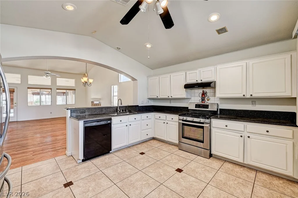 4111 Tatum, North Las Vegas, NV 89032