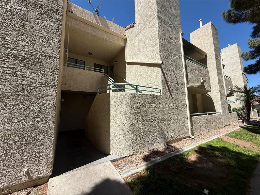 960 Sloan, Las Vegas, NV 89110