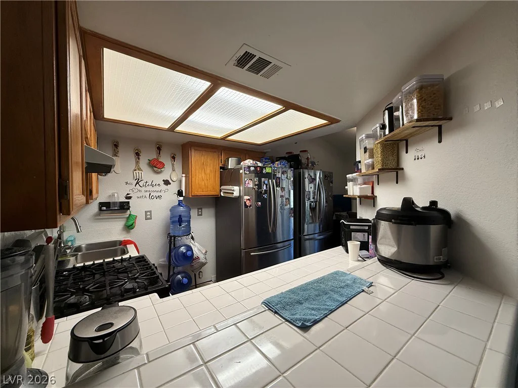 960 Sloan, Las Vegas, NV 89110