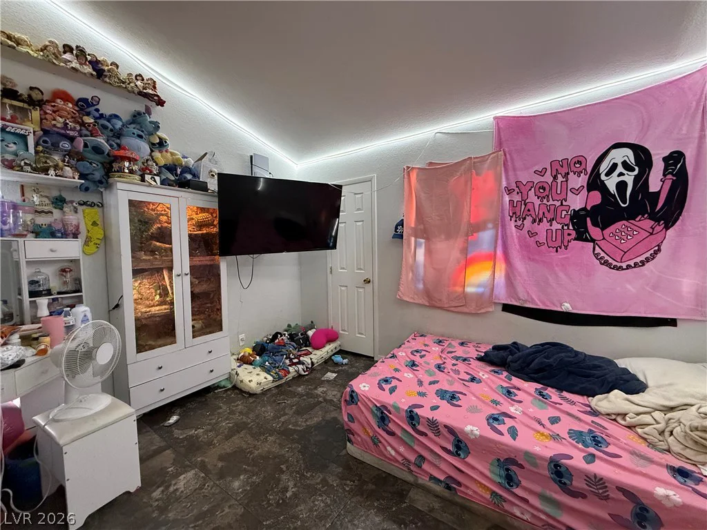 960 Sloan, Las Vegas, NV 89110