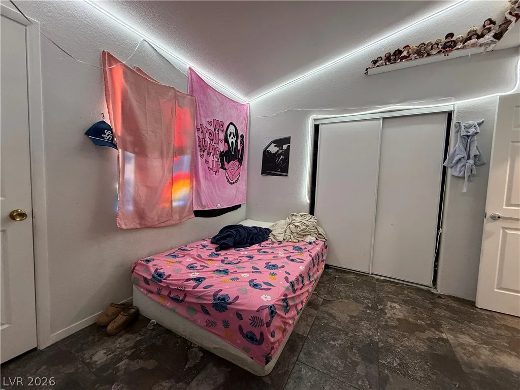 960 Sloan, Las Vegas, NV 89110