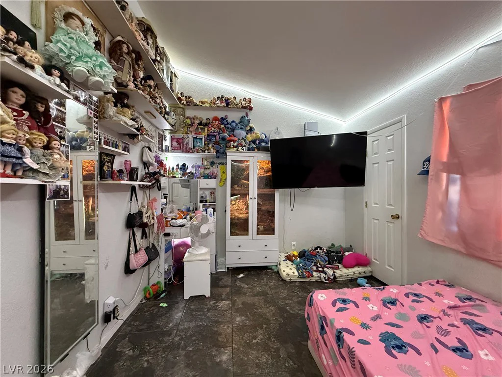960 Sloan, Las Vegas, NV 89110
