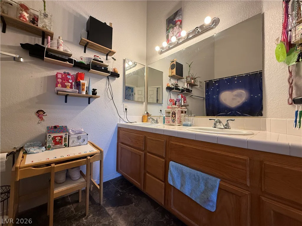 960 Sloan, Las Vegas, NV 89110
