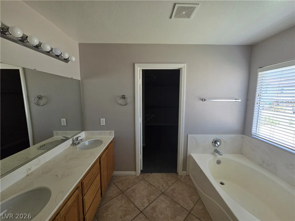 8350 Sterling Harbor, Las Vegas, NV 89117