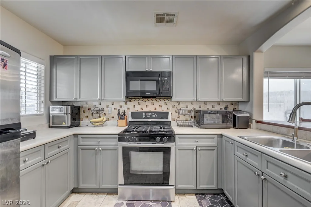 8953 Careful Canvas, Las Vegas, NV 89149