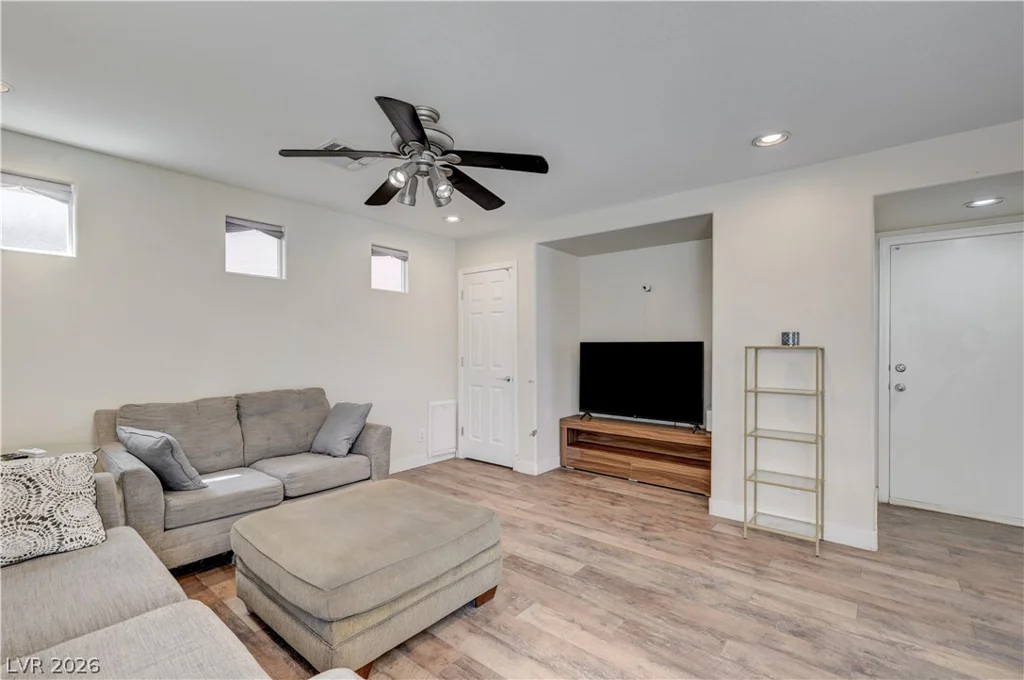 8953 Careful Canvas, Las Vegas, NV 89149