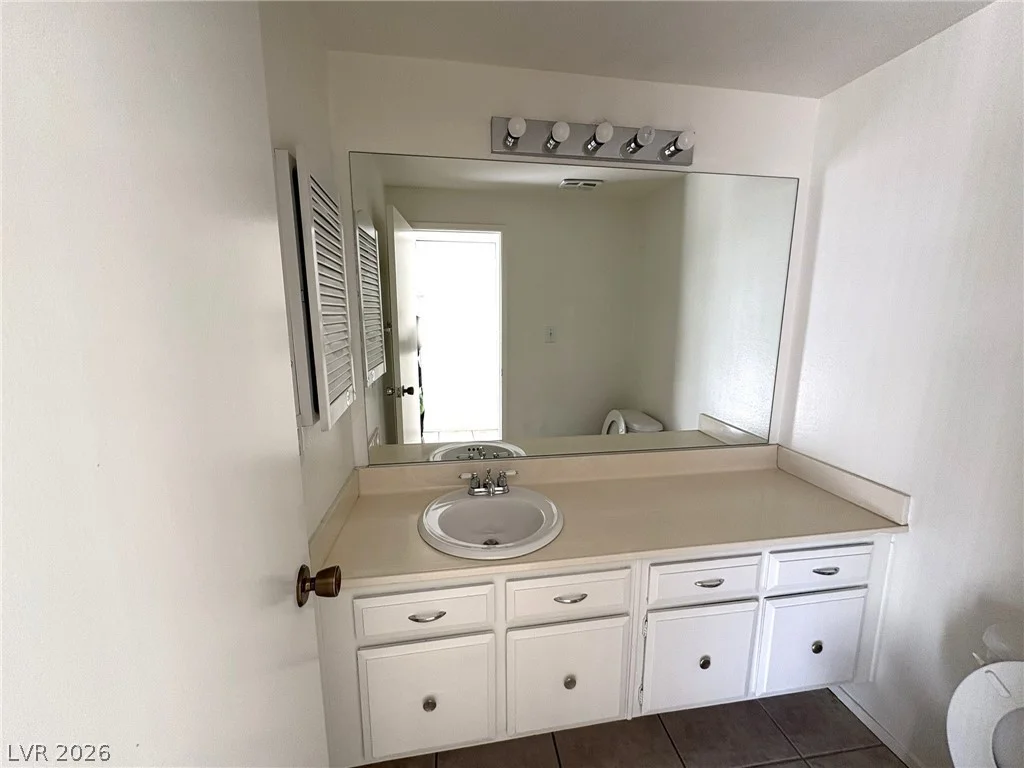 528 Delfern, Las Vegas, NV 89169