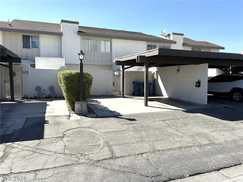 528 Delfern, Las Vegas, NV 89169