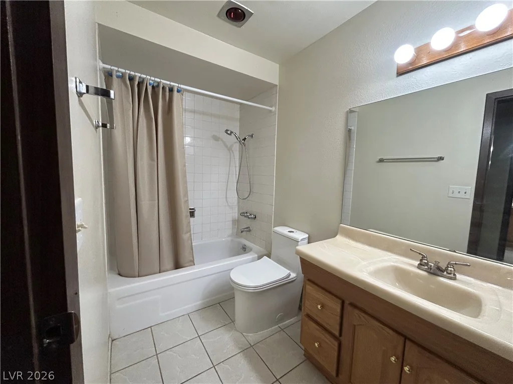 6417 Ironbark, Las Vegas, NV 89107