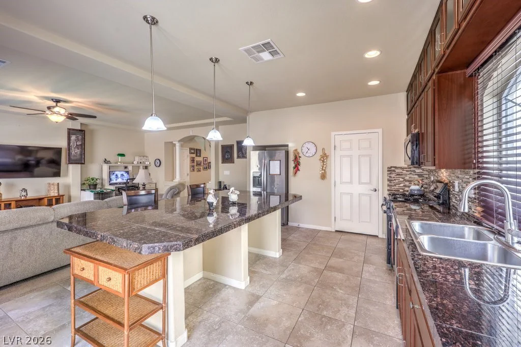 5914 Gordon Creek, Las Vegas, NV 89139