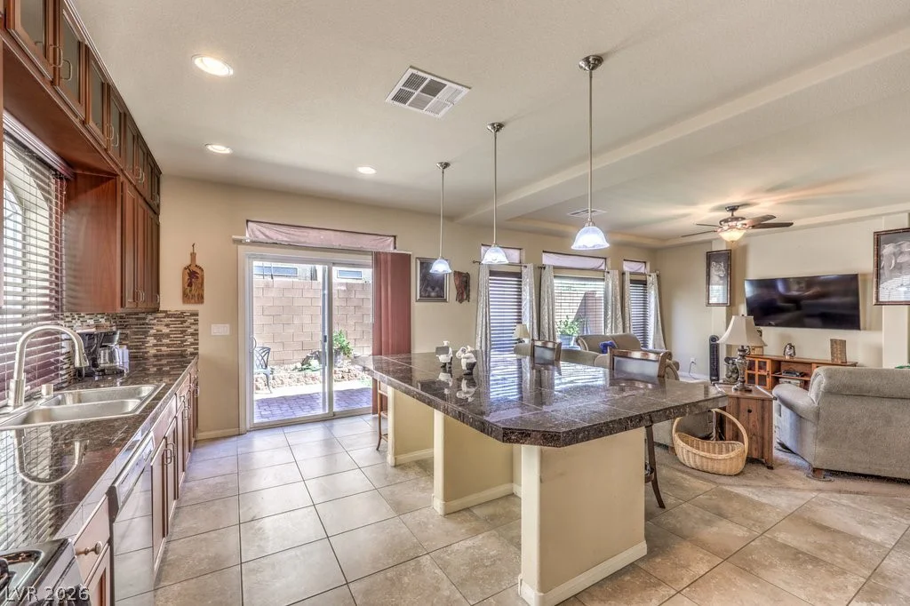 5914 Gordon Creek, Las Vegas, NV 89139