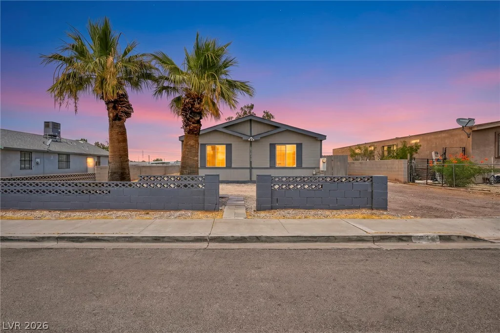 6062 Carlsbad, Las Vegas, NV 89156