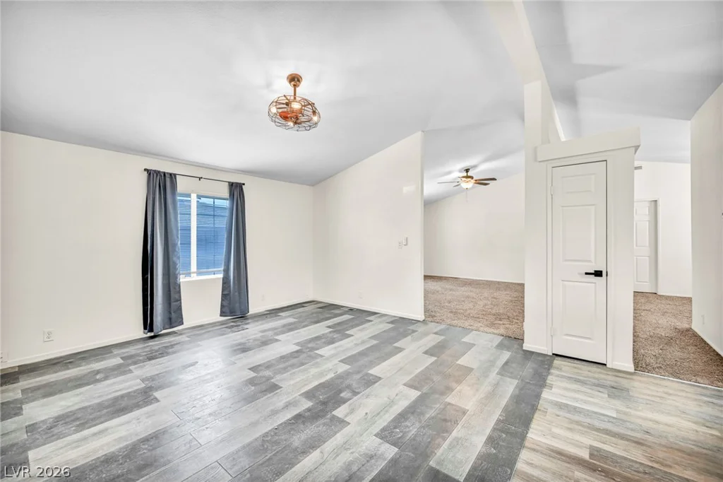 6062 Carlsbad, Las Vegas, NV 89156
