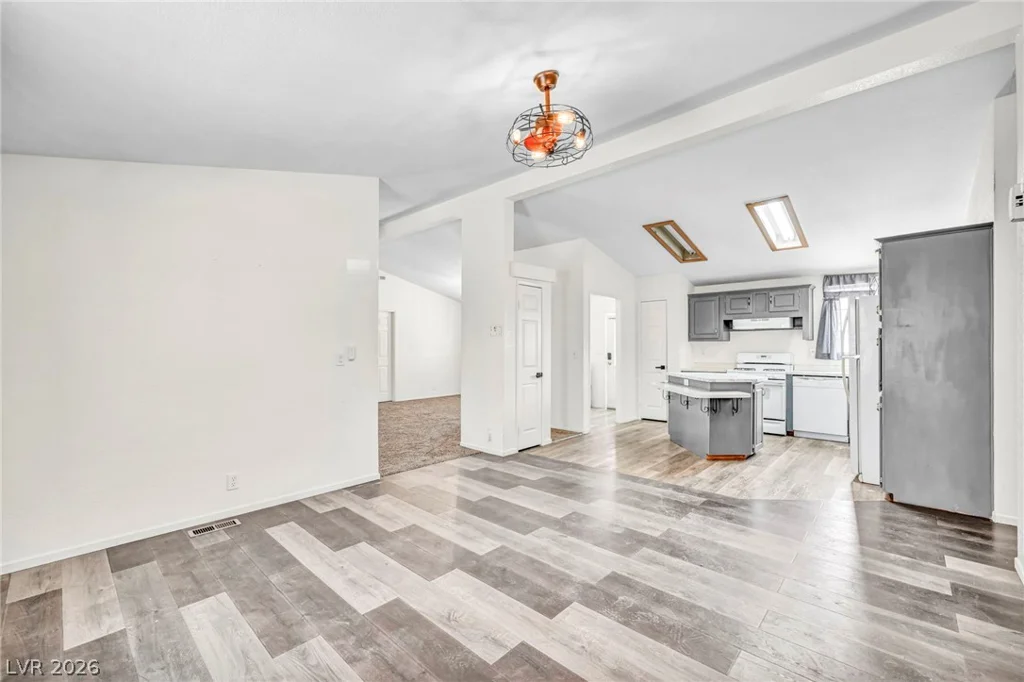 6062 Carlsbad, Las Vegas, NV 89156