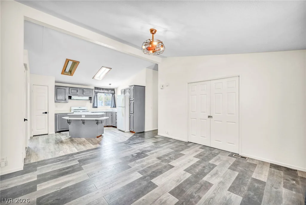 6062 Carlsbad, Las Vegas, NV 89156