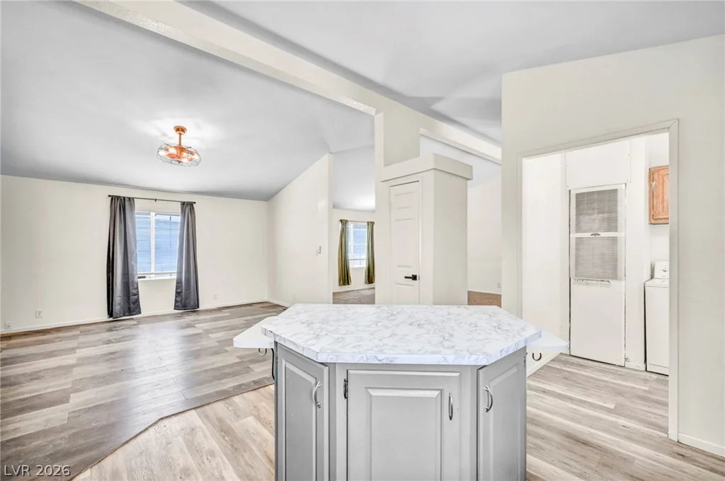 6062 Carlsbad, Las Vegas, NV 89156
