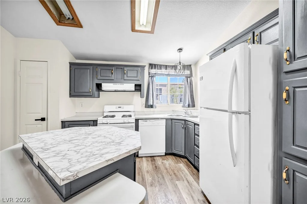 6062 Carlsbad, Las Vegas, NV 89156