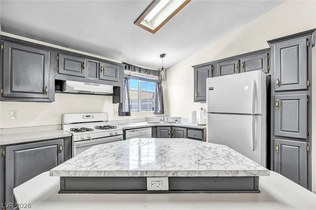 6062 Carlsbad, Las Vegas, NV 89156