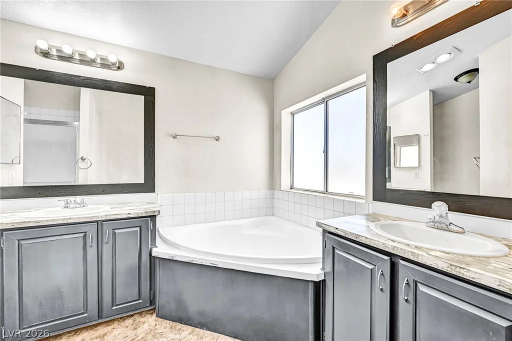 6062 Carlsbad, Las Vegas, NV 89156