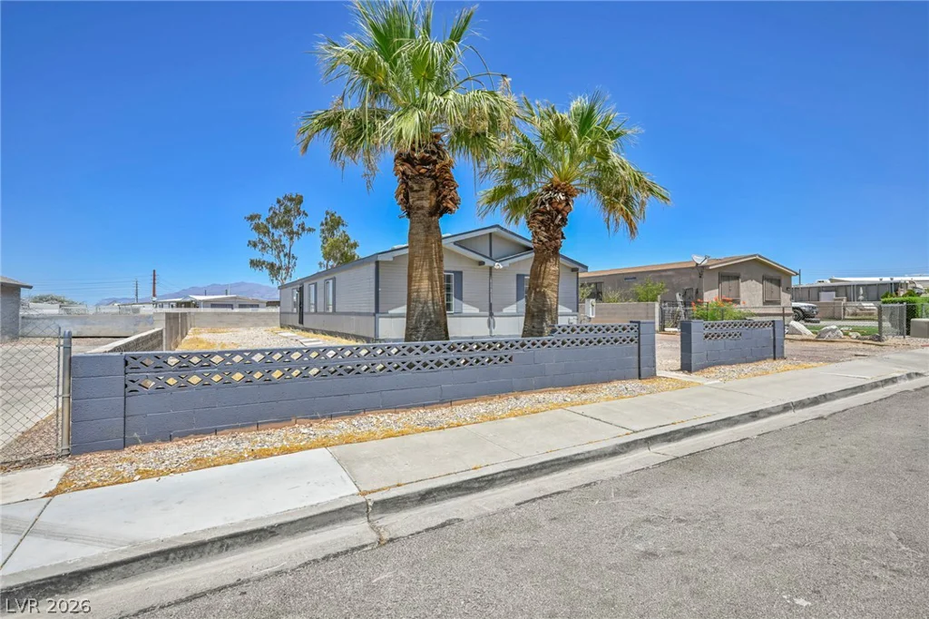 6062 Carlsbad, Las Vegas, NV 89156