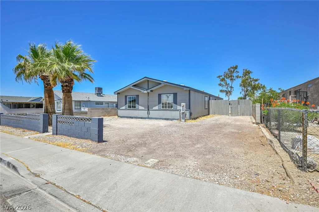 6062 Carlsbad, Las Vegas, NV 89156
