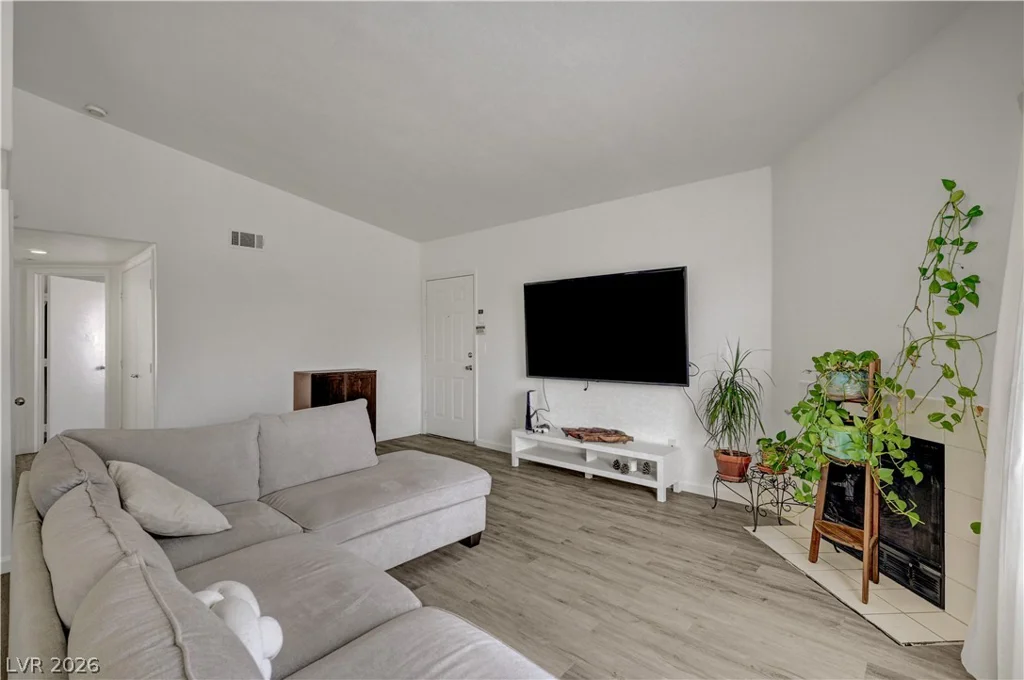 8450 Alta, Las Vegas, NV 89145