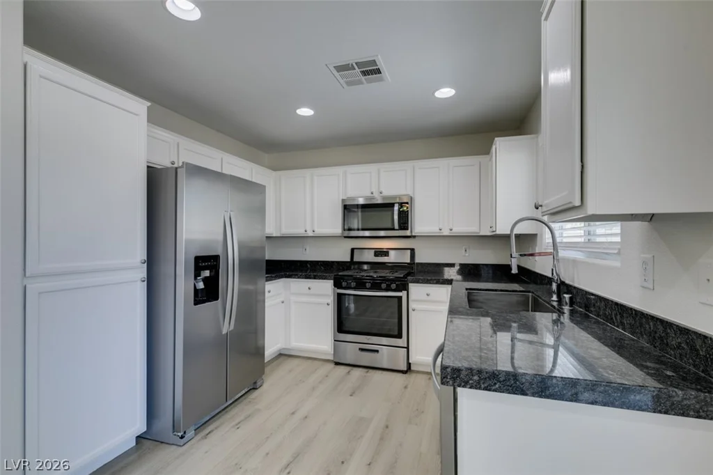 8021 Copperhead Creek, Las Vegas, NV 89143