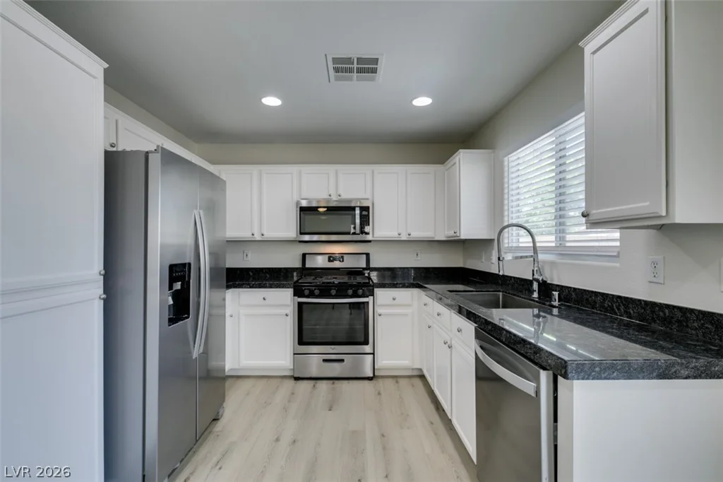 8021 Copperhead Creek, Las Vegas, NV 89143